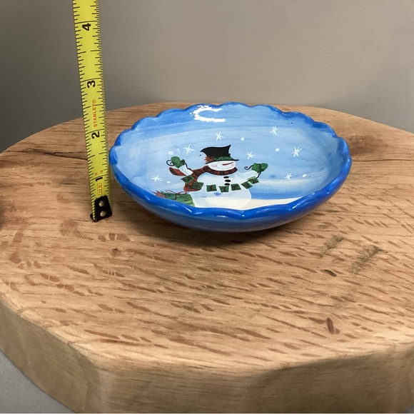 🔵 “3/$15” - 2012 Ceramic Crafted - Scalloped Edged Snowman Designed Bowl - Nice - Picture 7 of 8